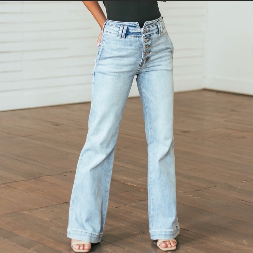 Kancan Light Wash High Rise Button Fly Slim Flare Jeans